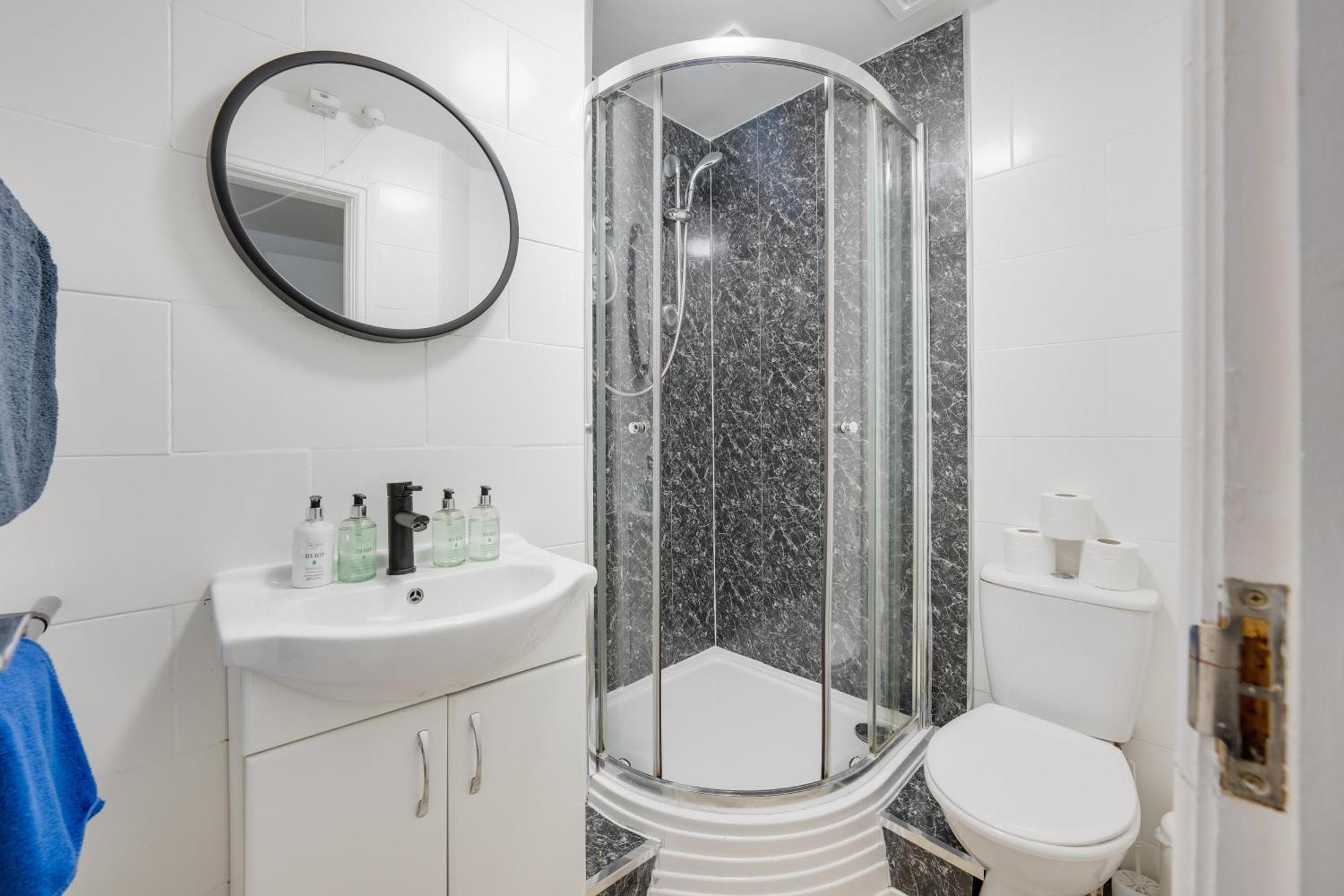 2 Bedroom Apartment For Up To 6 Nr Centre Cardiff Dış mekan fotoğraf